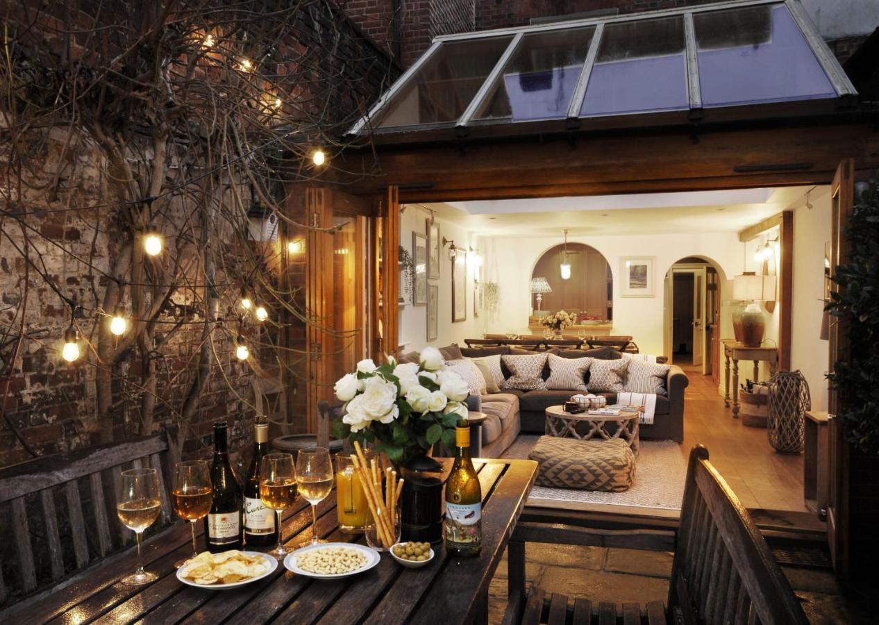 Вилла Dolls House - Luxury Townhouse *Sleeps 10* Хенли-на-Темзе Экстерьер фото