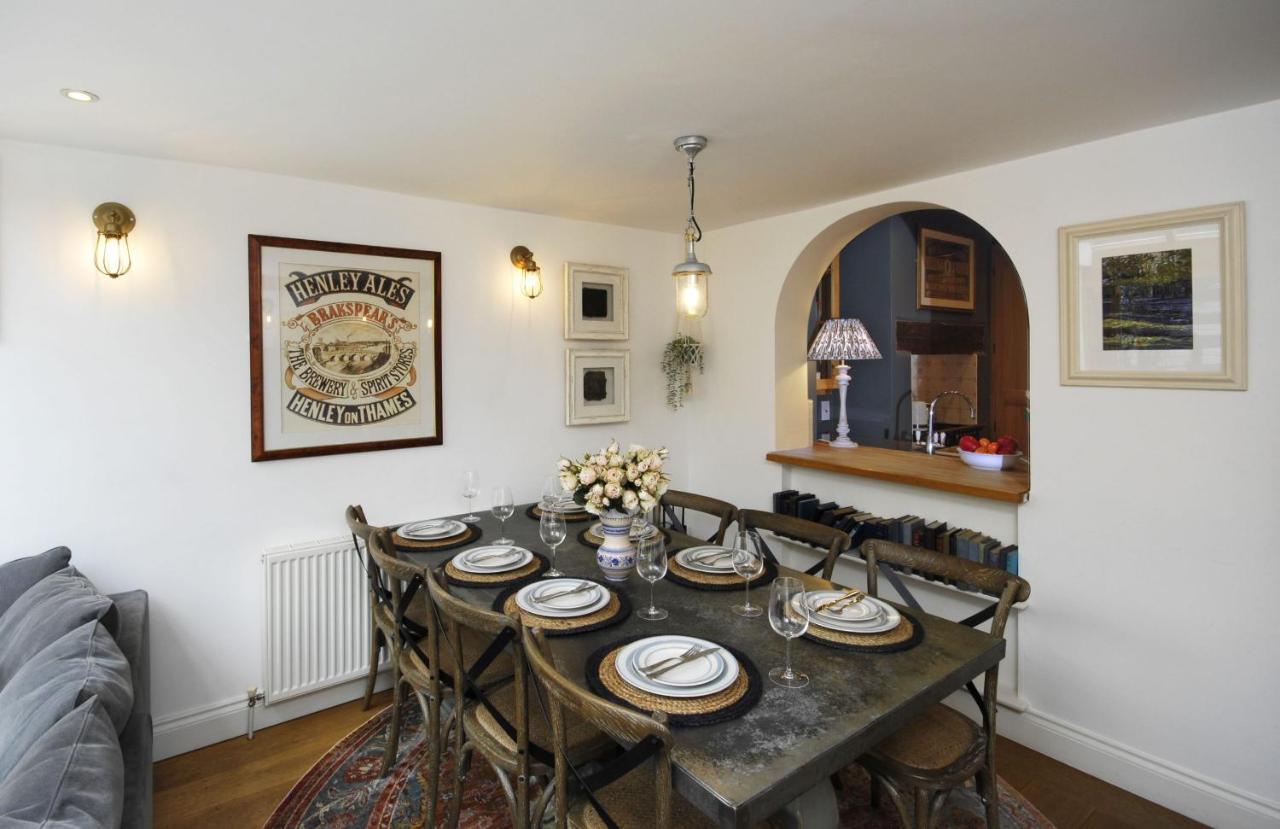 Вилла Dolls House - Luxury Townhouse *Sleeps 10* Хенли-на-Темзе Экстерьер фото